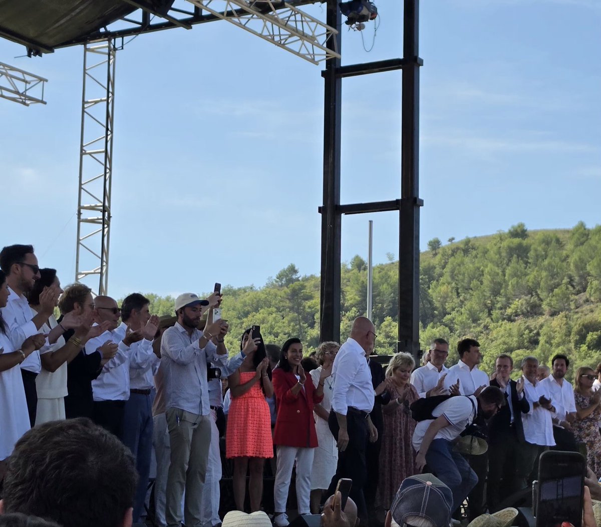 GaelleFrontoni's tweet photo. Quelle foule incroyable pour la traditionnelle rentrée de l'UDR à Levens.
Plus de 6000 personnes venues de toute la France soutenir notre Président @eciotti et partager l’espérance d’une renaissance française ! https://t.co/ykjz9xjzl5