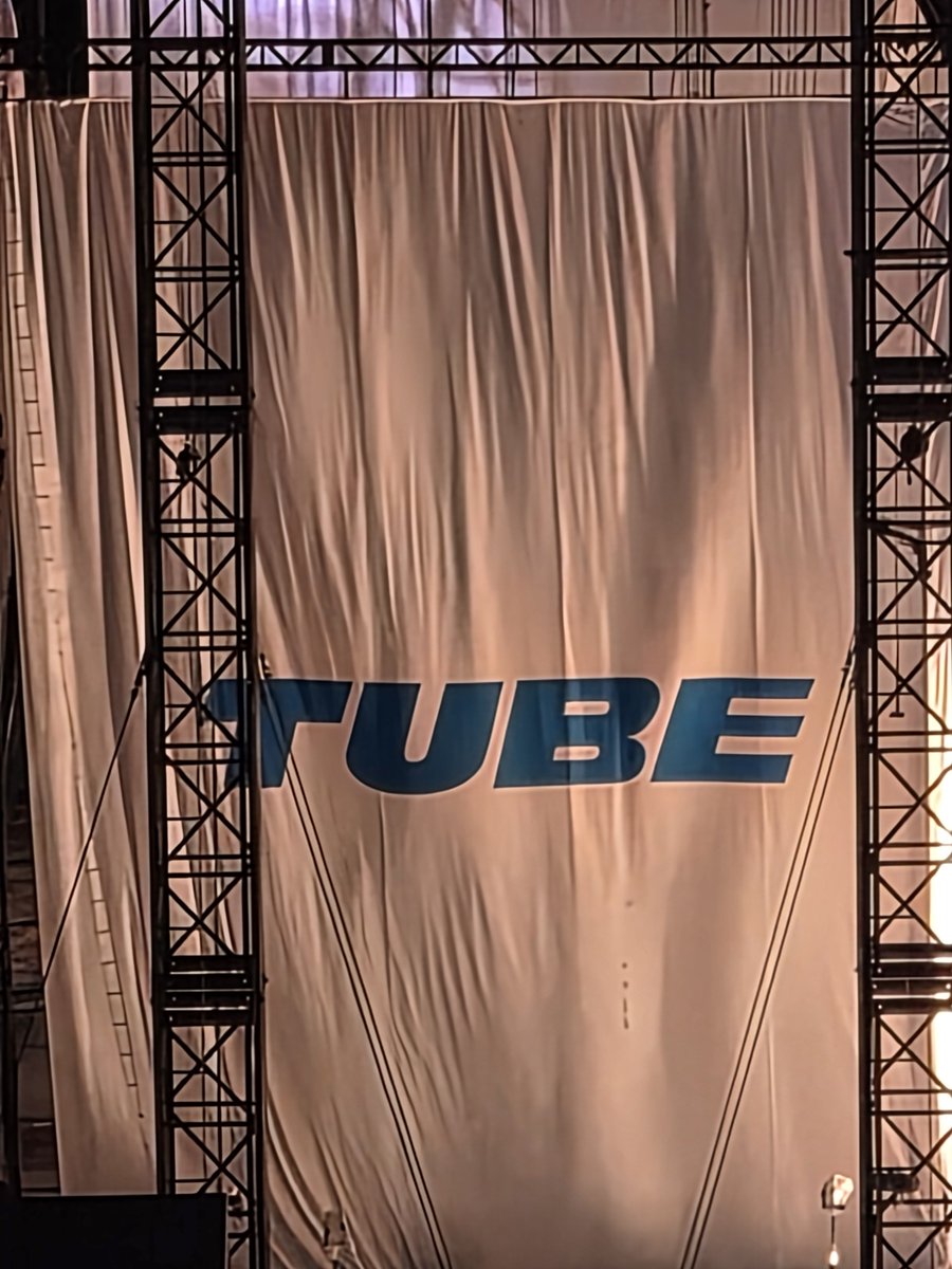 runaway0501's tweet photo. TUBE LIVE AROUND SPECIAL 2026
No TUBE, NoSummer
2026,9,5Sat 横浜スタジアム

参戦してきました～🎸🎤🎵
今までで一番涼しかった☁️

一曲目は｢OnlyYou君と夏の日を｣でスタート🎶最後は｢太陽のサプライズ｣

スペシャルゲストは松山千春🎤
長い夜と大空と大地の中でを熱唱♬
感動しました～‼️ https://t.co/nn8xyKYInR