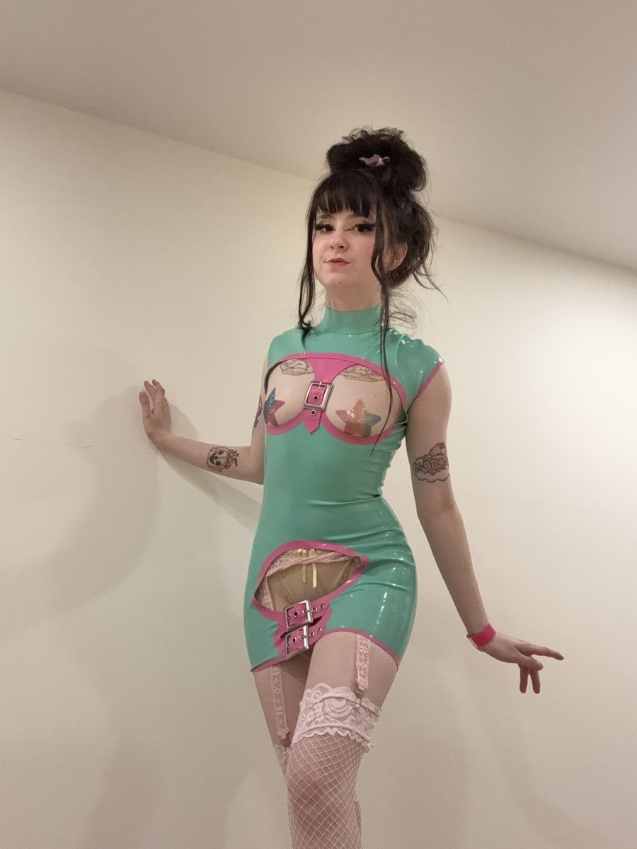 tiffmadmoon's tweet photo. 💓🕺🏻✨ #latex https://t.co/20JDwrhhAK