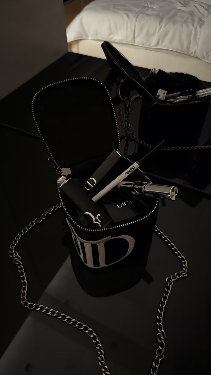 03xvv_'s tweet photo. 🖤 https://t.co/9UWInDcXTE