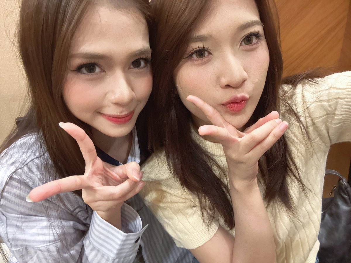 C_OnielJKT48's tweet photo. makasihh live idn&amp;gift2nya juga!! maaf berhenti tiba2😔🫰🏻 https://t.co/QZfsbC2AY7