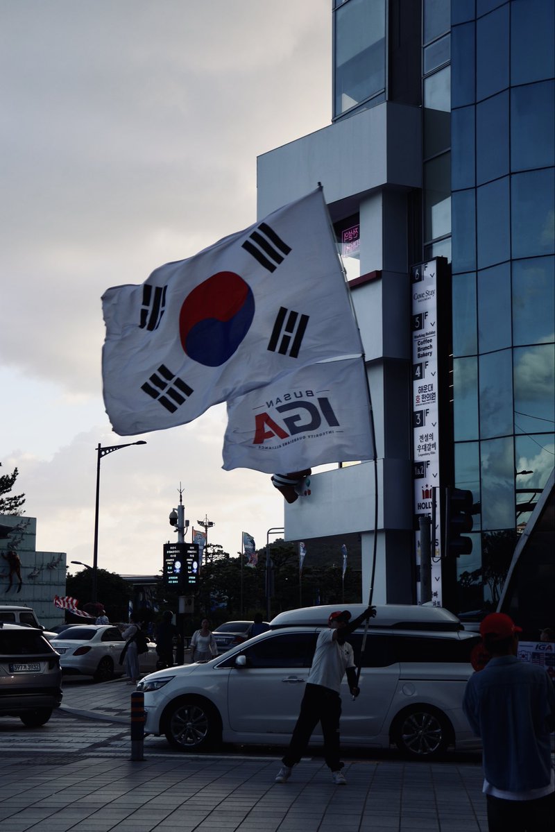ehehzlzl's tweet photo. 17:00-22:00 서명운동 종료

마지막 날이라 더 간절한 마음으로 참여했는데,
오늘 하루만 1120명 넘게 서명을 받았습니다.

부산아이가 및 함께 목소리 내주신 분들
물질과 음식, 커피로 후원해주신 분들
서명에 동참해주신 분들 

모두 모두 수고많으셨고 감사드립니다 🙏🇰🇷🇺🇸

한미공조 국제수사!!
윤어게인!!