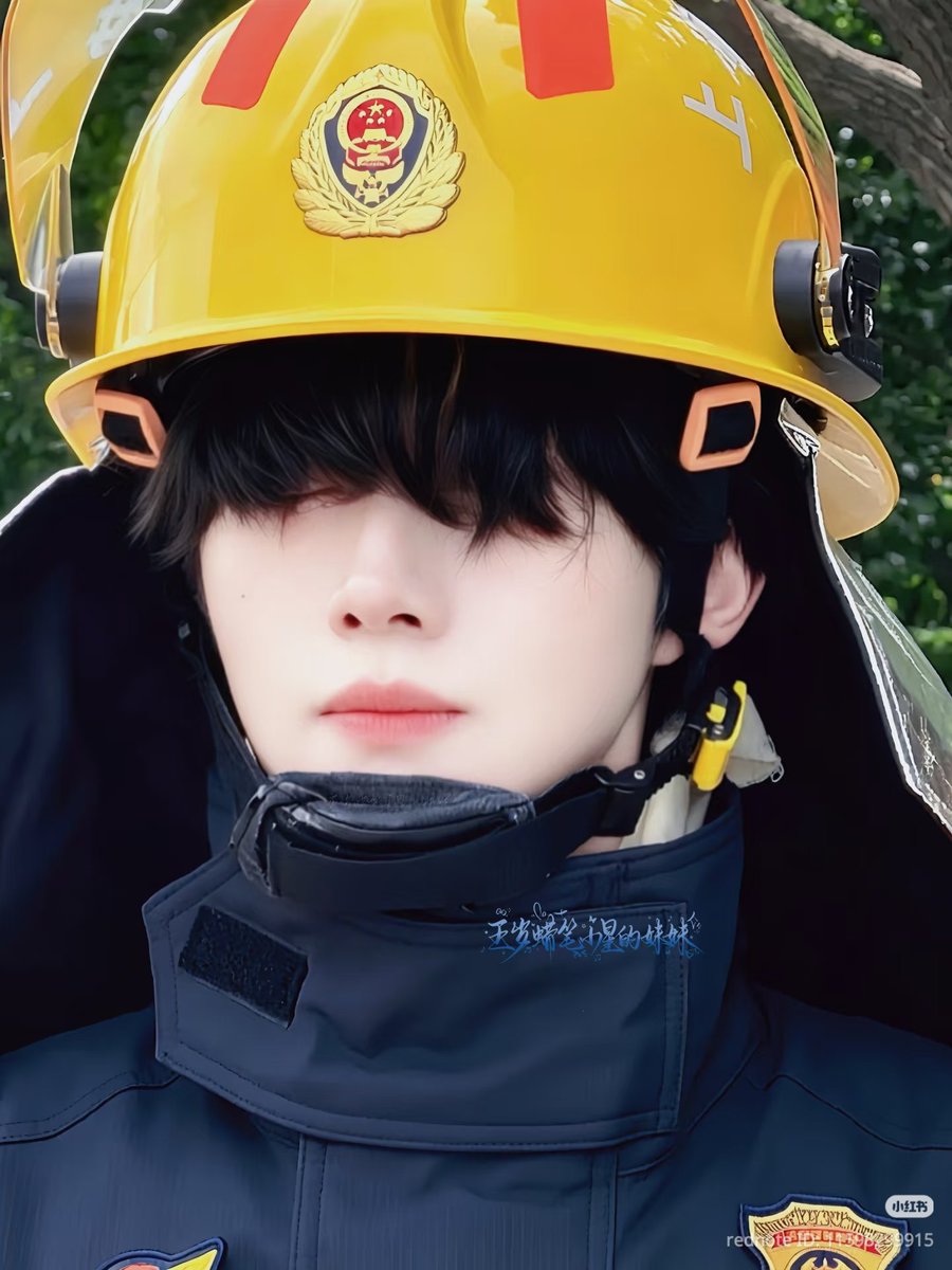 huangxingstar's tweet photo. Firefighter xingxing was serving pretty visuals and fighting for his life🤣

©️ see watermark 

#EliotHuang #HuangXing #黄星 https://t.co/tsu4piANbS