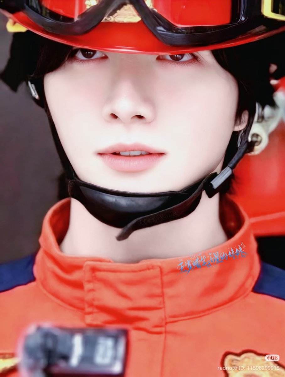 huangxingstar's tweet photo. Firefighter xingxing was serving pretty visuals and fighting for his life🤣

©️ see watermark 

#EliotHuang #HuangXing #黄星 https://t.co/tsu4piANbS
