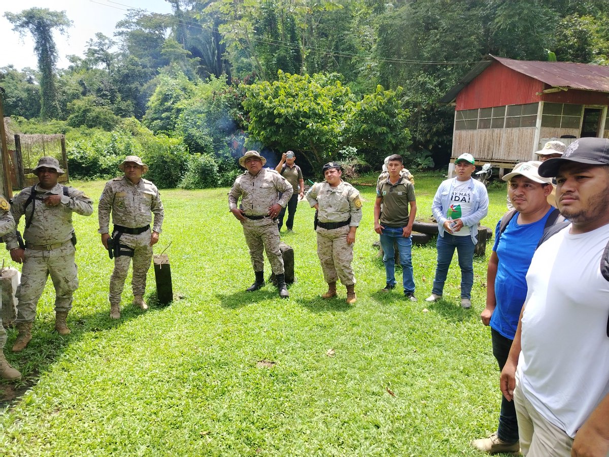 Defensores_FDN's tweet photo. 🌿 Seguimos protegiendo  recursos naturales. Realizamos operativos en Selempim con DIPRONA y  @CONAPgt  (Verapaces/Nororiente) para prevenir tala ilegal. 💚🌎

#DefensoresGT #ProtecciónForestal https://t.co/AfDcbzKnBE