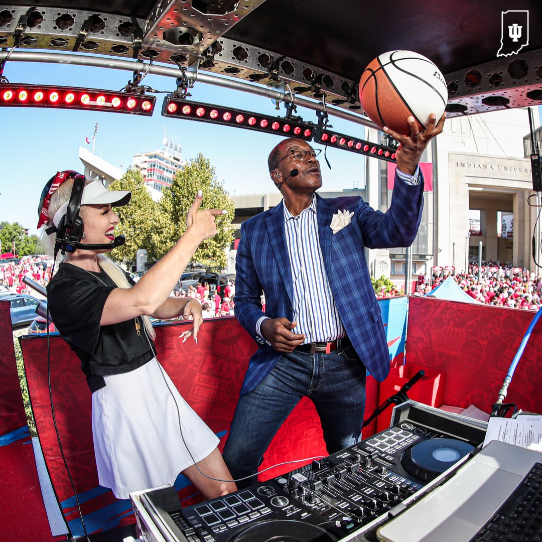 IndianaMBB's tweet photo. Hoosier Nation bringing the ENERGY today. 🔥

Great to see Isiah Thomas back in B-Town! https://t.co/PImLXGgNvq