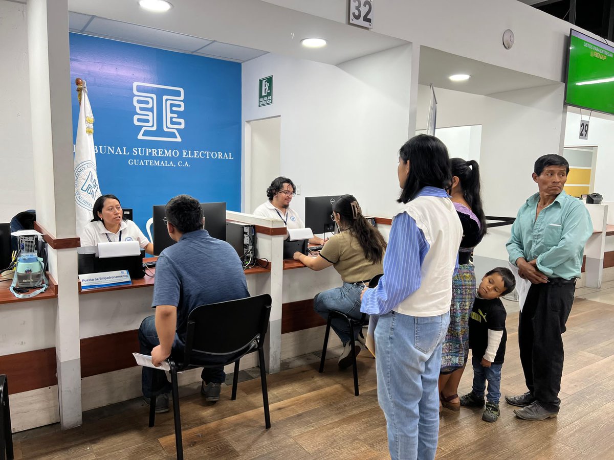 TSEGuatemala's tweet photo. ¿Aún no estás empadronado? Los sábados y de lunes a viernes, el #TSEGuatemala te espera en el Registro Nacional de las Personas (Renap):

📍 Renap en Metronorte y FPK zona 9
🗓️ 🕑 De lunes a viernes de 07:00 a 16:00 horas y los sábados de 08:00 a 12:00 horas

📍 Renap en Rus Mall
🗓️ 🕑 De lunes a viernes de 07:00 a 18:00 horas y los sábados de 08:00 a 12:00 horas