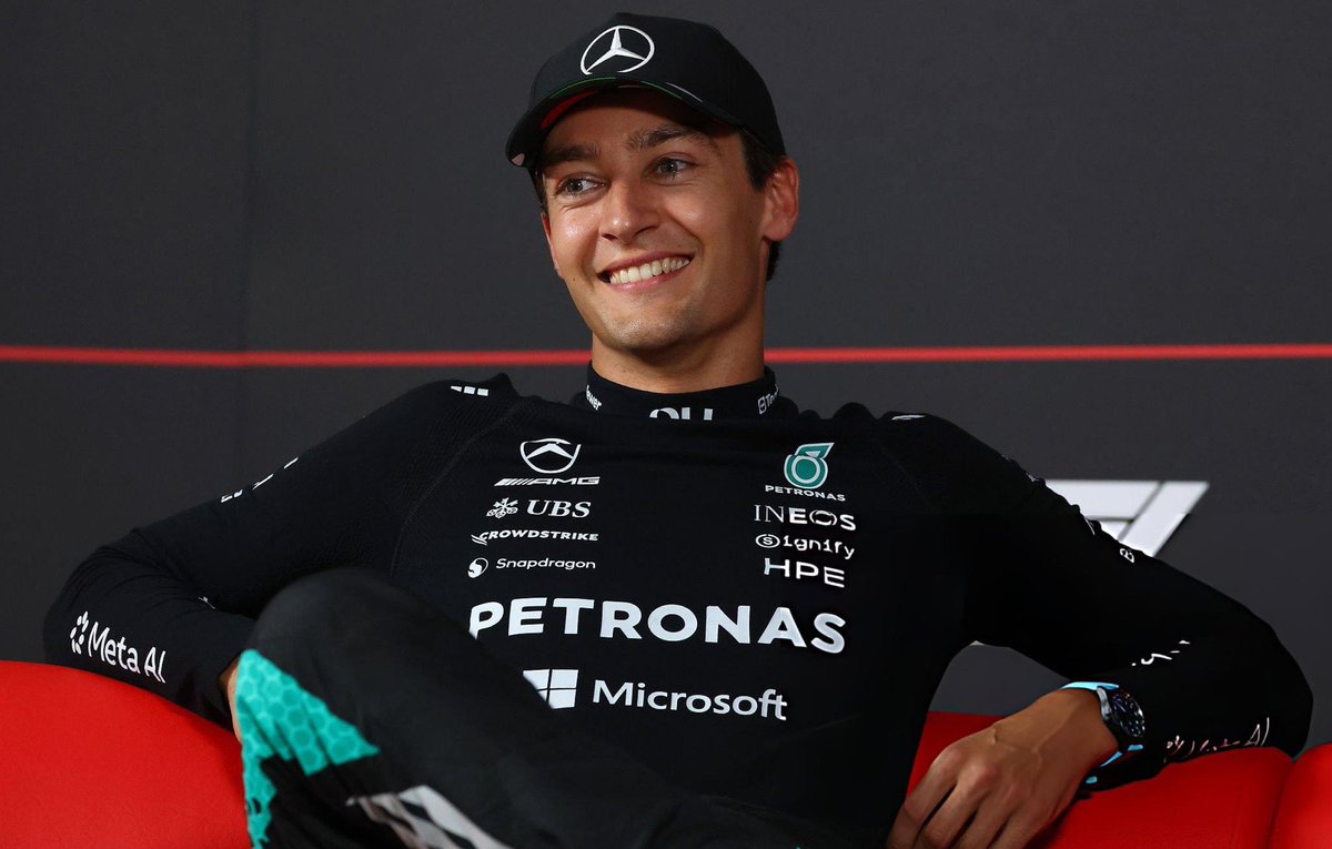 russellatte's tweet photo. at least he's still happy 🥹 https://t.co/j13nHzEyyA