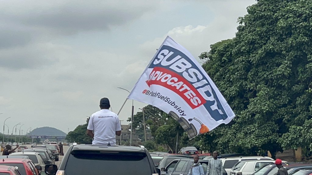 AhmedIbrah99223's tweet photo. Atiku to the rescue, by the grace of the Almighty God 🤲
#SubsidyAdvocates #Bringbackoursubsidy https://t.co/CClrqDIcbo