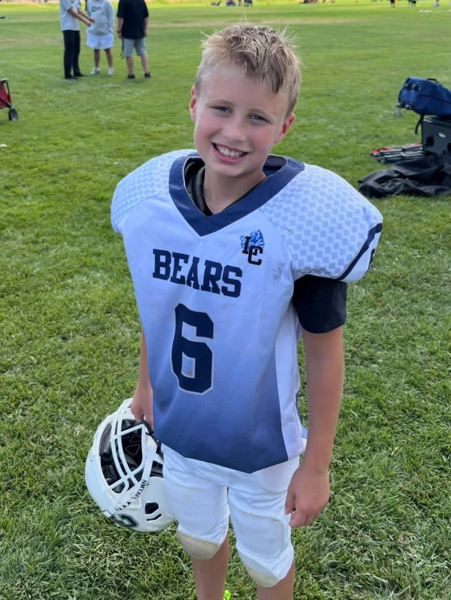 BeautyBabesBall's tweet photo. Born into football, and has loved it right from the start! Happy 11th birthday to our Maverick Montana. He told me he wants a @UNMLoboFB WIN for his birthday today!
🥳🩶🏈❤️🐺🆙👦🏼1️⃣1️⃣

#golobos #Happybirthday #footballfamily #gameday #win @Coach_Eck https://t.co/2txpWomzap