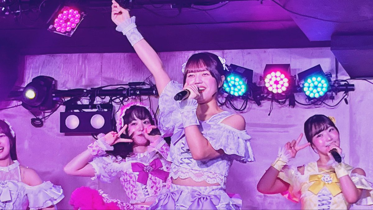 mikataraco's tweet photo. 初めて女の子アイドルの現場へ
ふわふわしててかわいかった☺️🐩🎀🫧🪩✨

夫と友人はライラックの琴ちゃんとご新規フォト💜
#れあれあれあ
#萌乃琴 https://t.co/qXGCOoa8TH