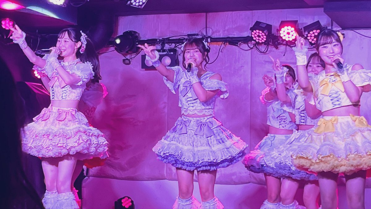 mikataraco's tweet photo. 初めて女の子アイドルの現場へ
ふわふわしててかわいかった☺️🐩🎀🫧🪩✨

夫と友人はライラックの琴ちゃんとご新規フォト💜
#れあれあれあ
#萌乃琴 https://t.co/qXGCOoa8TH