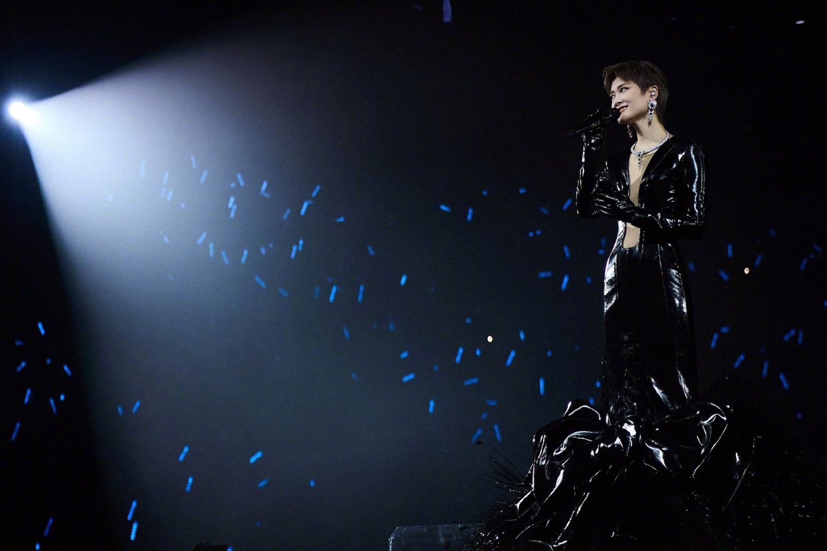 Couture_Rosee's tweet photo. Chris Lee in Germanier Fall-Winter 2026 Haute Couture for her concert tour in Beijing.

#���宇春 #Germanier https://t.co/l8uwxjf8lJ