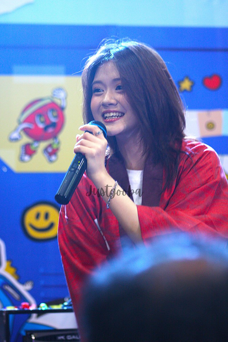 just_gooba's tweet photo. Ci jes Usil banget Dah 😂
@C_JessiJKT48 @A_ChristyJKT48 
📍Gor Liga Bali https://t.co/gxgolHme7P