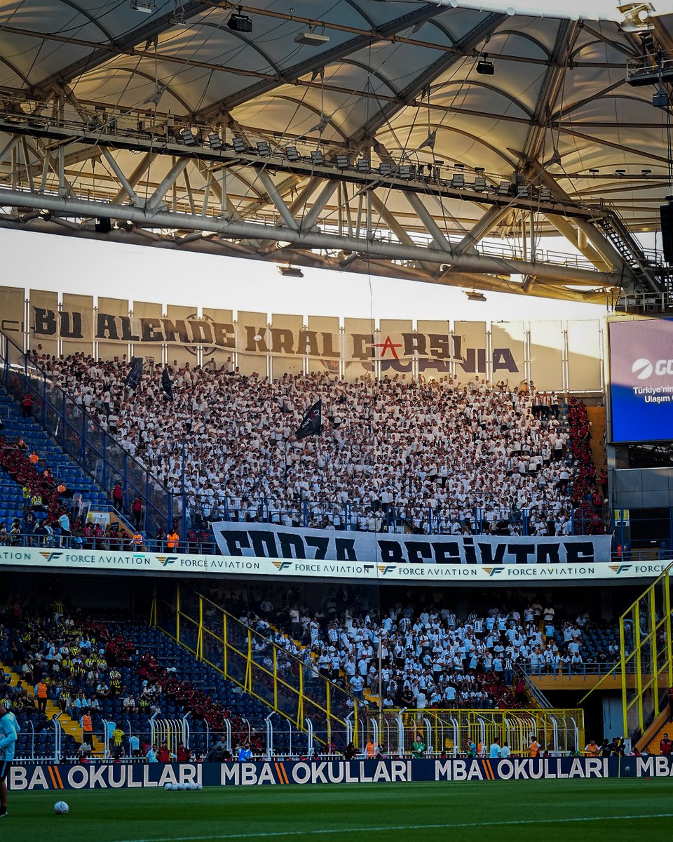 Besiktas's tweet photo. Beyaz. 🦅

#ForzaBeşiktaş https://t.co/YLIsMyu10V