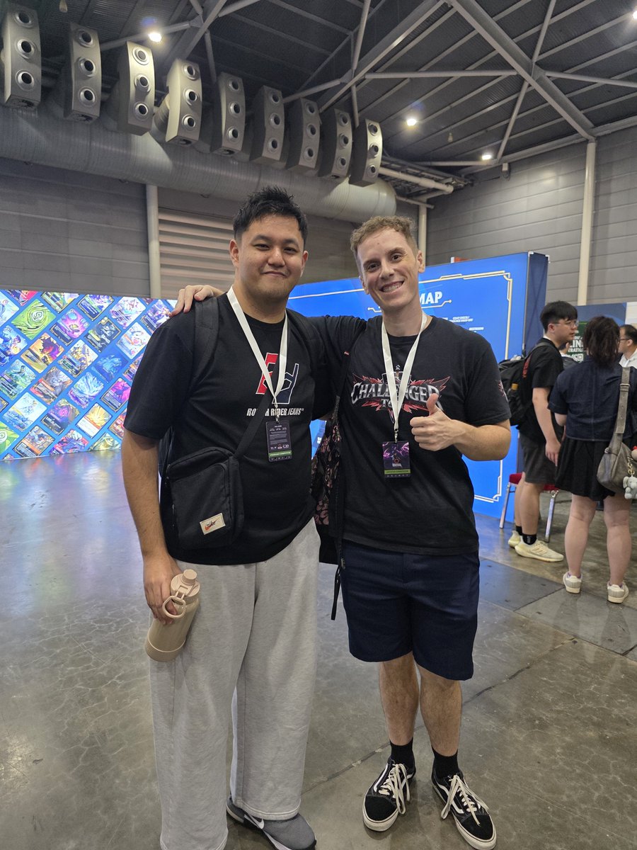 MiggyTheGamer's tweet photo. Collection of selfies with the pros! Couldn't believe I got to meet the people I look up to in this game. Thank you @Collinka @AlanzqTFT @MICE_Squirtle @housesarebig !! https://t.co/uzK4cJguYM
