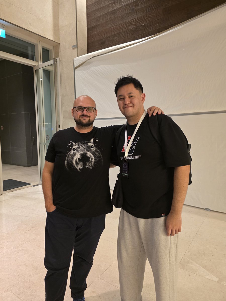 MiggyTheGamer's tweet photo. Collection of selfies with the pros! Couldn't believe I got to meet the people I look up to in this game. Thank you @Collinka @AlanzqTFT @MICE_Squirtle @housesarebig !! https://t.co/uzK4cJguYM