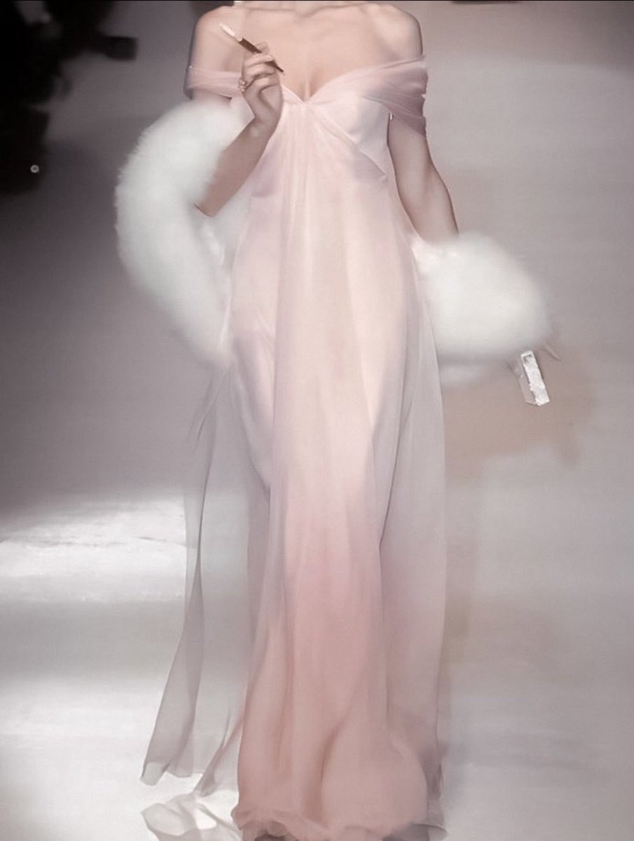 moonieaura's tweet photo. christian dior spring/summer 1996 https://t.co/jtUAO59Sdm