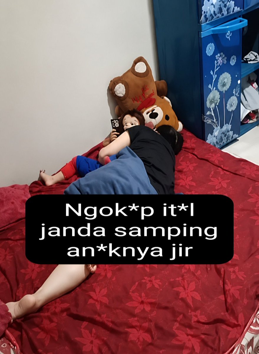 CallieSaTHE21K's tweet photo. Untung 4naknya gak bangun
https://t.co/cZs8JCz05g https://t.co/CAczFKiFXK