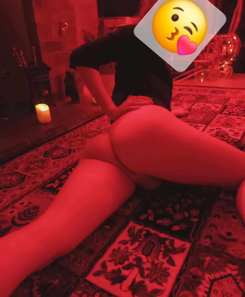 AlexLatus214736's tweet photo. The moon is full today😜 #twink #femboy #bubblebutterly #gay #lgbt https://t.co/tWtAoHZFso