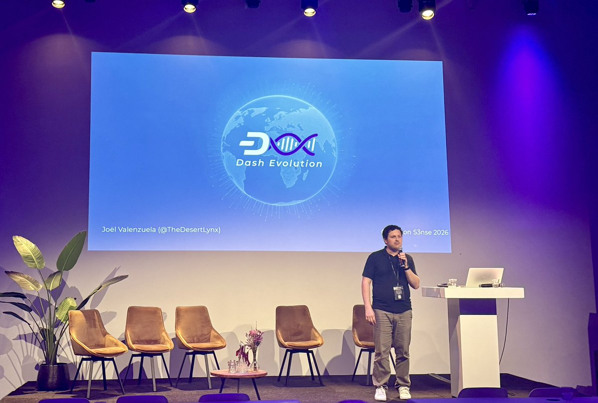 hilawe's tweet photo. How to live off crypto and #Dash by @TheDesertLynx at @CryptoCanal

Joel closed out the event 💙 https://t.co/DkrNOOs2HV