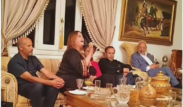 Aymen_BY10's tweet photo. @Meemmag يا حسرة كي كان الشيخ راشد الغنوش الكلاب وعدو الوطن يستضيف في الفنانات في دارو ويخلصهم https://t.co/NyUjKc5heZ