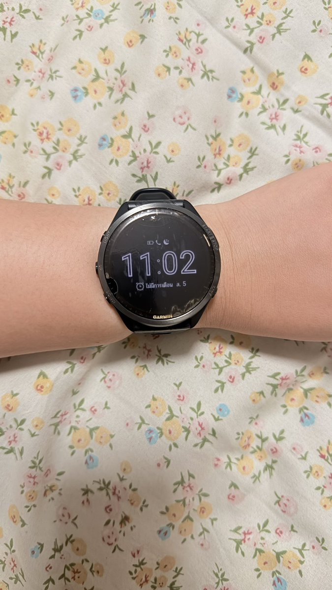 OrikoYui's tweet photo. @its_nubnib แนะนำ Garmin ค่ะ เราใช้มา 3 ปีแบตยังดีอยู่ค่ะ ชาร์จ 1 ครั้งใช้ได้นาน 10 วัน แบตอึดสุดๆ มีตัวติดตามการนอน ใส่วิ่งระยะทางแม่นยำค่ะ ถ้าเรามีข้อสงสัยเกี่ยวกับใช้งานมีเบอร์โทรที่พนักงานคอยให้คำแนะนำด้วยค่ะ แนะนำแบรนด์นี้ทั้งใจเลยค่ะ

📍https://t.co/lZLarJZHld https://t.co/jBTNPwMArr