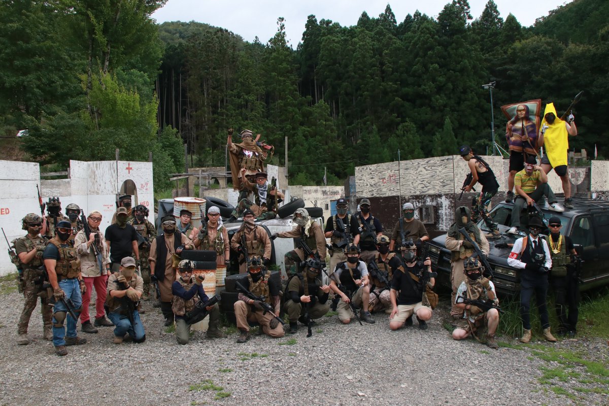 masahir75328924's tweet photo. 今日はベンガジの秘密の兵士サバゲー
オープン貸切にご参加いただきまして本当にありがとうございました‼️
皆さんめっちゃ楽しまれたようで疲れきってお帰りいただきました😆🤗
映画の雰囲気を大事にしてるのでチームマーカーは無しです👍ちゃんと味方を暗闇でも認識しつつ戦う！というものですw
名物のゲーム内容も含めて、ちょっと今までのサバゲーでは満足出来ないなーって人には絶対ハマります😁
次回Vol.6は、12月5日（土）に決まりました‼️
休みもぎ取ってふるってご参加ください‼️