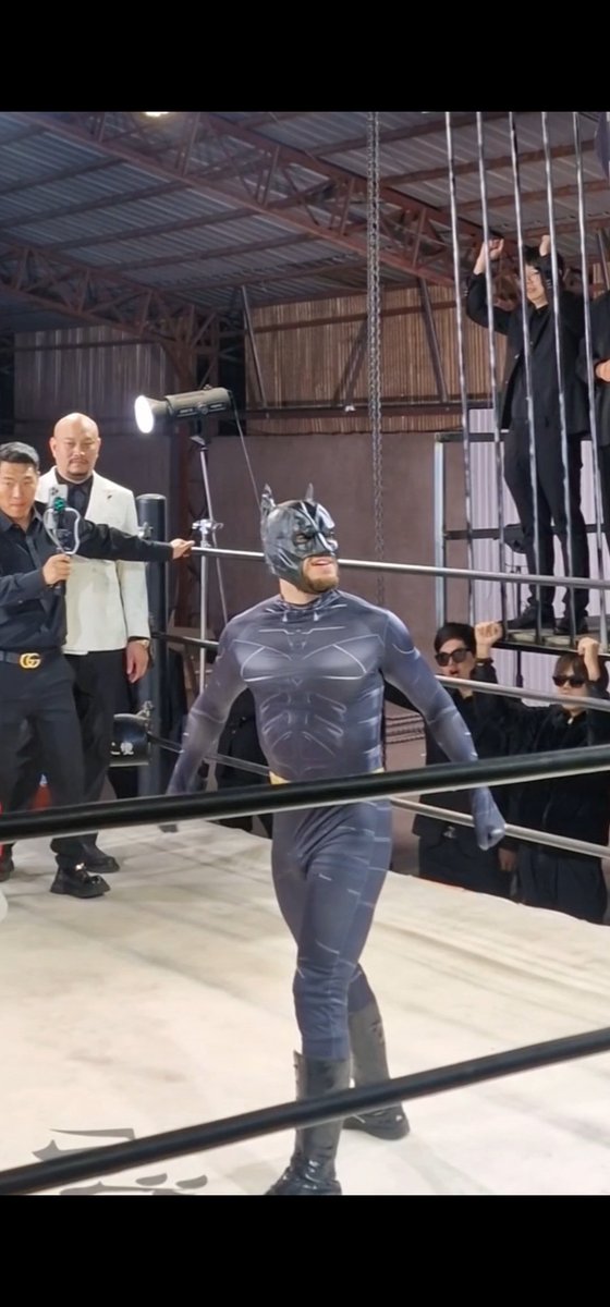 HercoWisky's tweet photo. Una vez fui Batman en China, no hay remate. https://t.co/zyGRYY2cT0