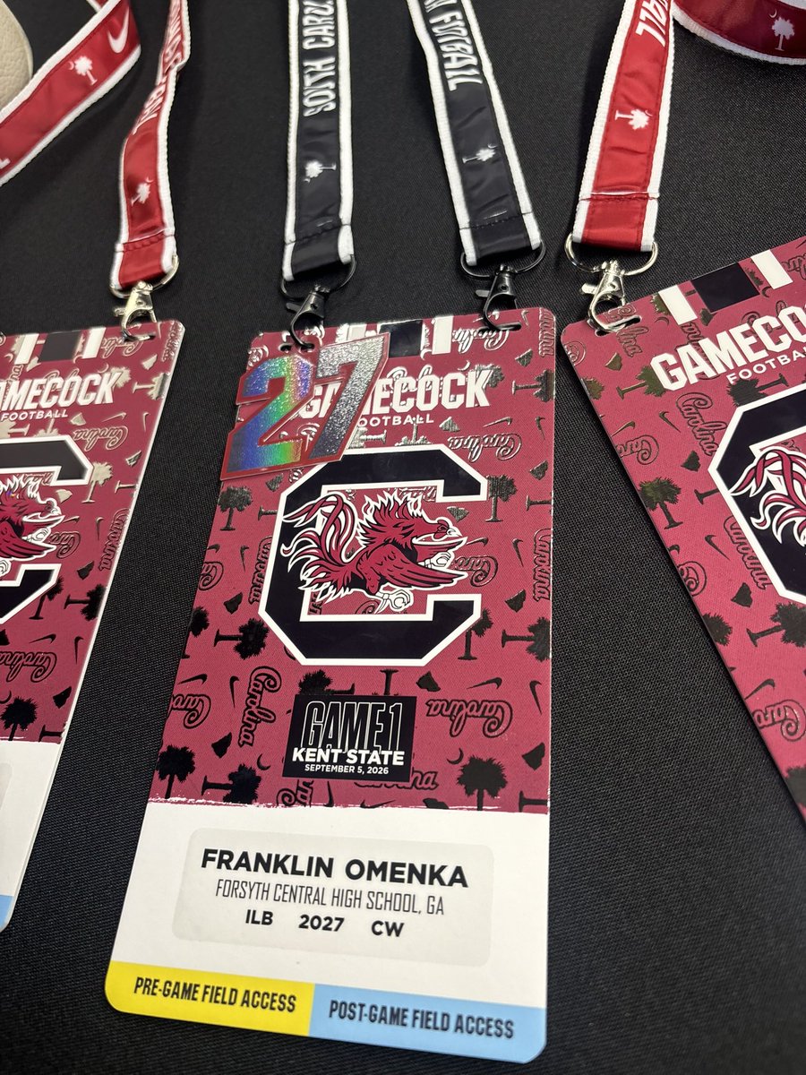 dsheehan_88_12_'s tweet photo. 2027 OLB / ATH @FranklinOmenka enjoying his Game Day visit to @GamecockFB today! Thank you @dru_lindler for hosting our guy! @Uncommon_Coach @FCHS_CoachH @Bulldogs_FB @ForsythSports @RecruitGeorgia https://t.co/VonBSDeHXO