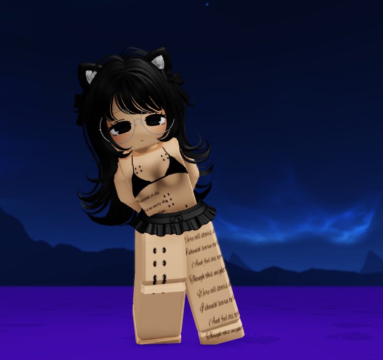 jsbdjdj71995's tweet photo. I need more shirts like thisssss😭😭 #rr34 #rr63 #roblox #cute #slut #cac #con https://t.co/pnwpVqZVCd