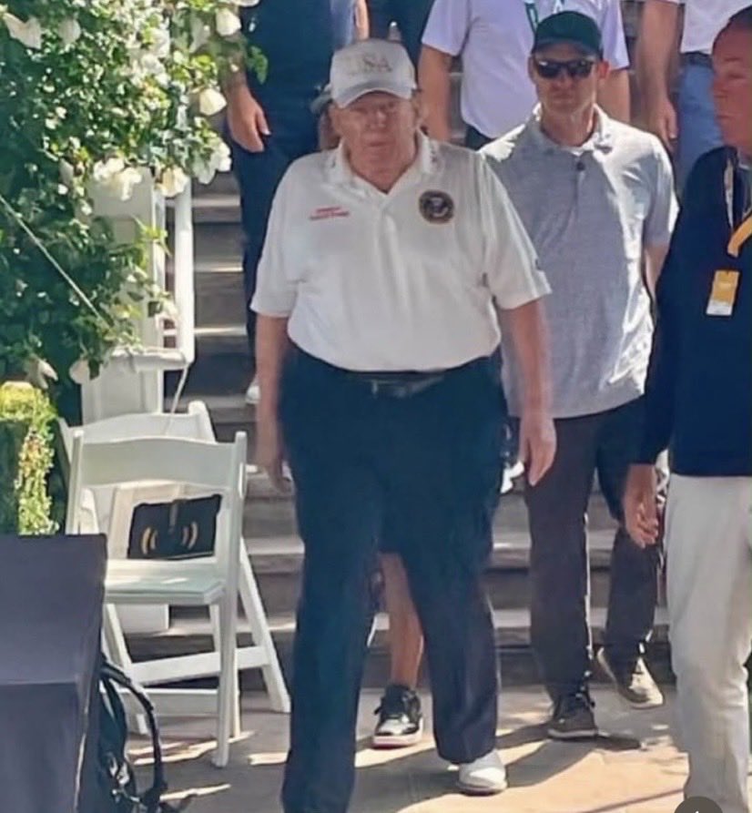 AnnaNJNY's tweet photo. This is stolen valor.  Disgraceful!! 

MYTH                          REALITY https://t.co/mQbQBdUmhS