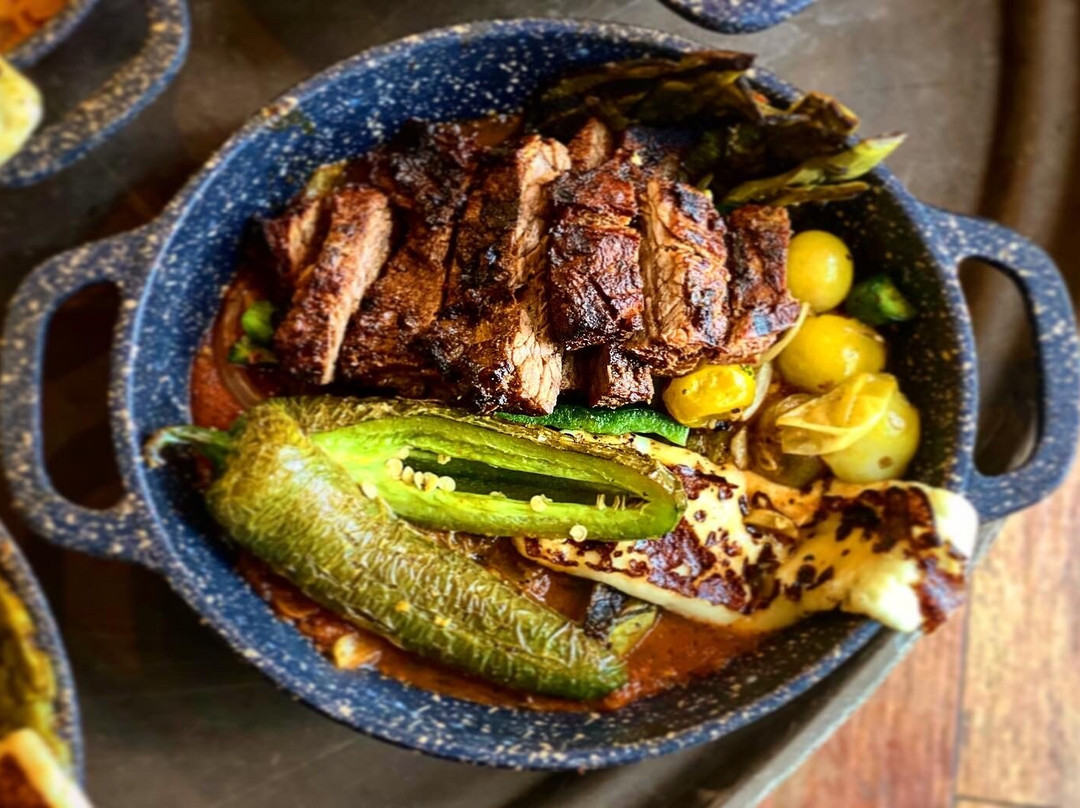 yildirim_07's tweet photo. Craving something beyond your usual  Try authentic Mexican cochinita pibil—slow-roasted pork marinated in citrus and achiote, wrapped in banana leaves for that smoky, tangy kick! Perfect for your next weekend feast. https://t.co/sVfAk39EMv