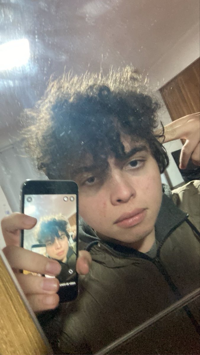 mulherbiologica's tweet photo. eu acho engraçado dessas cdzinhas patéticas é q eles juram q vão nos gongar, não basta ser horrendo de feio, vc passa 10 segundos no perfil e já percebe q é um depressivo fudido q se odeia e projeta as inseguranças nos outros, te recomendo se cuidar um pouco tá feia a coisa aí https://t.co/AA5Sa0xkBr