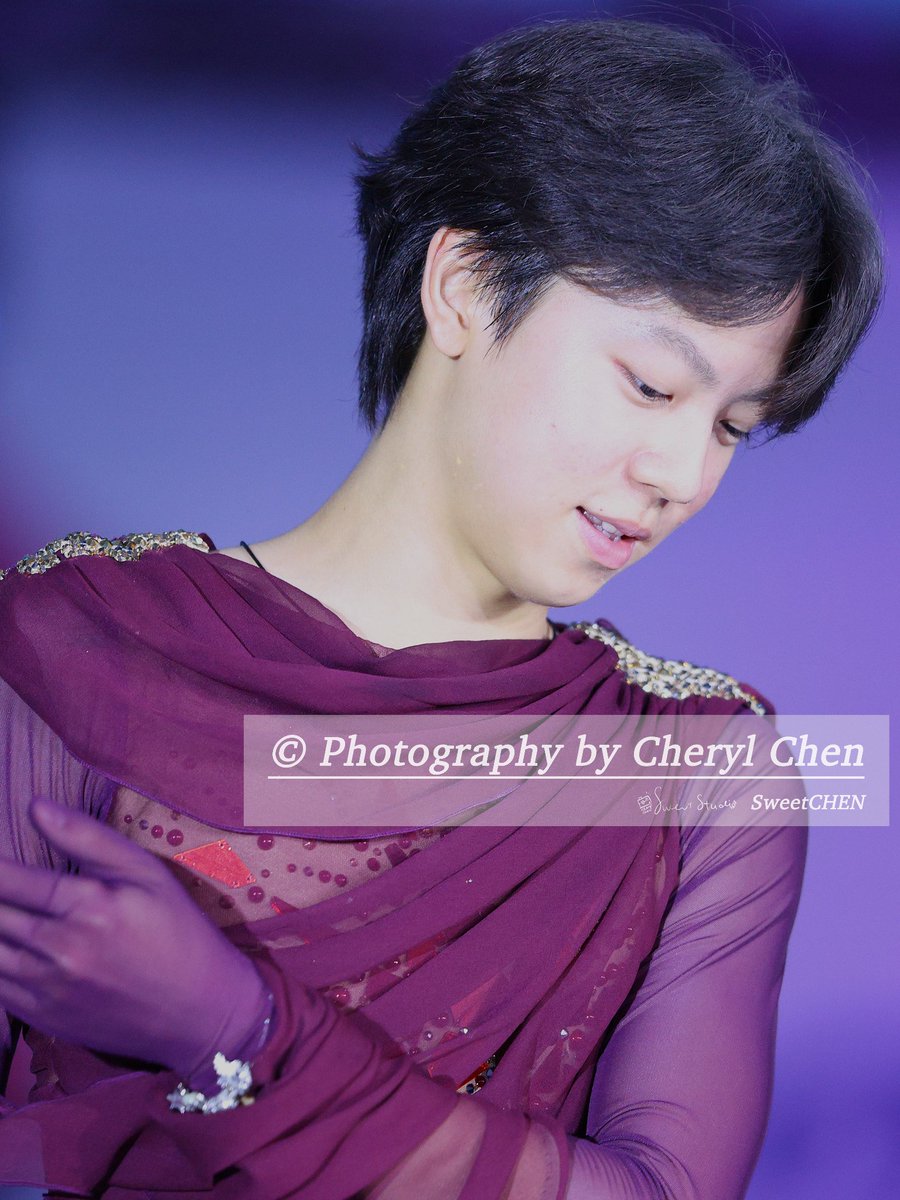 hiroGOATathip's tweet photo. photos with hiro from medal ceremony by cheryl chen https://t.co/RfXvEXWbXN