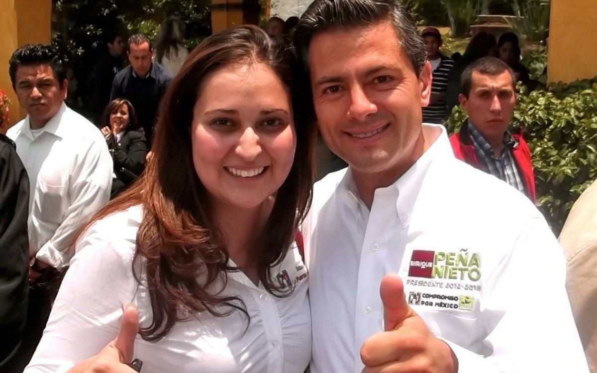 l0rdAlexX's tweet photo. Estas son las “cartas fuertes” de MORENA para la alcaldía Cuauhtémoc:

El Cero Votos
La lideresa de la mafia de ambulantes, Diana Sánchez Barrios
Y la traidora expriista, Cynthia López Castro

Con razón necesitan llevar acarreados, si de los tres no se hace ni uno 😂😂😂 https://t.co/WSN3wQRkfT