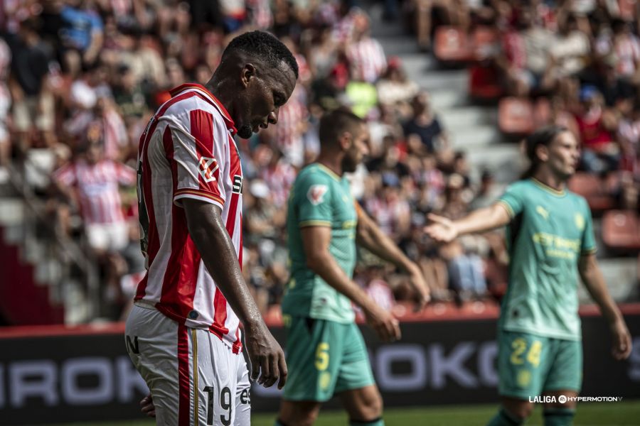tjcope's tweet photo. #SportingGirona

¡Final en El Molinón!
Sporting 0 - 2 Girona
🎙️ @pabloacebocope https://t.co/nxEKZPKndh