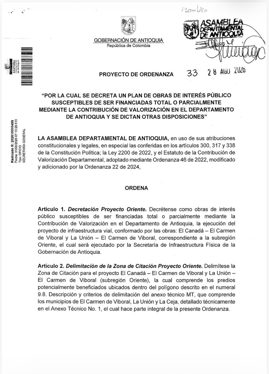 braulioEMarquez's tweet photo. ¡Valorización NO! 

Los antioqueños no aguantan más impuestos.

Primero, la Tasa de Seguridad; luego, le menciona al presidente Abelardo que no necesita recursos para el Túnel del Toyo; después, propone endeudar la FLA en más de $700.000 millones, y ahora, la cereza del pastel: cobrarle valorización a los antioqueños en muchos municipios del departamento.

Gobernador: los antioqueños, la economía familiar y el sector empresarial no están en su mejor momento. El país espera de sus gobernantes todo el apoyo.

Los antioqueños no aguantan más impuestos, tasas o valorizaciones.

Empecemos a gestionar con el presidente Abelardo los recursos que Antioquia necesita.

Soy un convencido de la lucha frontal contra el crimen y del avance prioritario de las vías, en esos dos temas coincidimos. Pero el esquema de oprimir los bolsillos de los antioqueños me distancia plenamente de sus decisiones.

Braulio Espinosa Márquez.