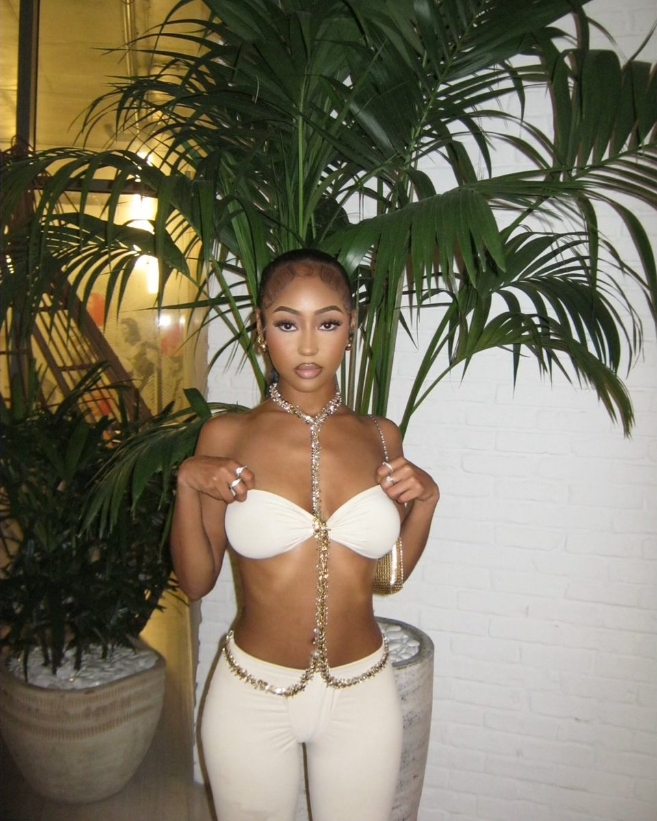 gemtylr's tweet photo. Got a Thang 4 U <3⚜️. https://t.co/JaLPP79XA0