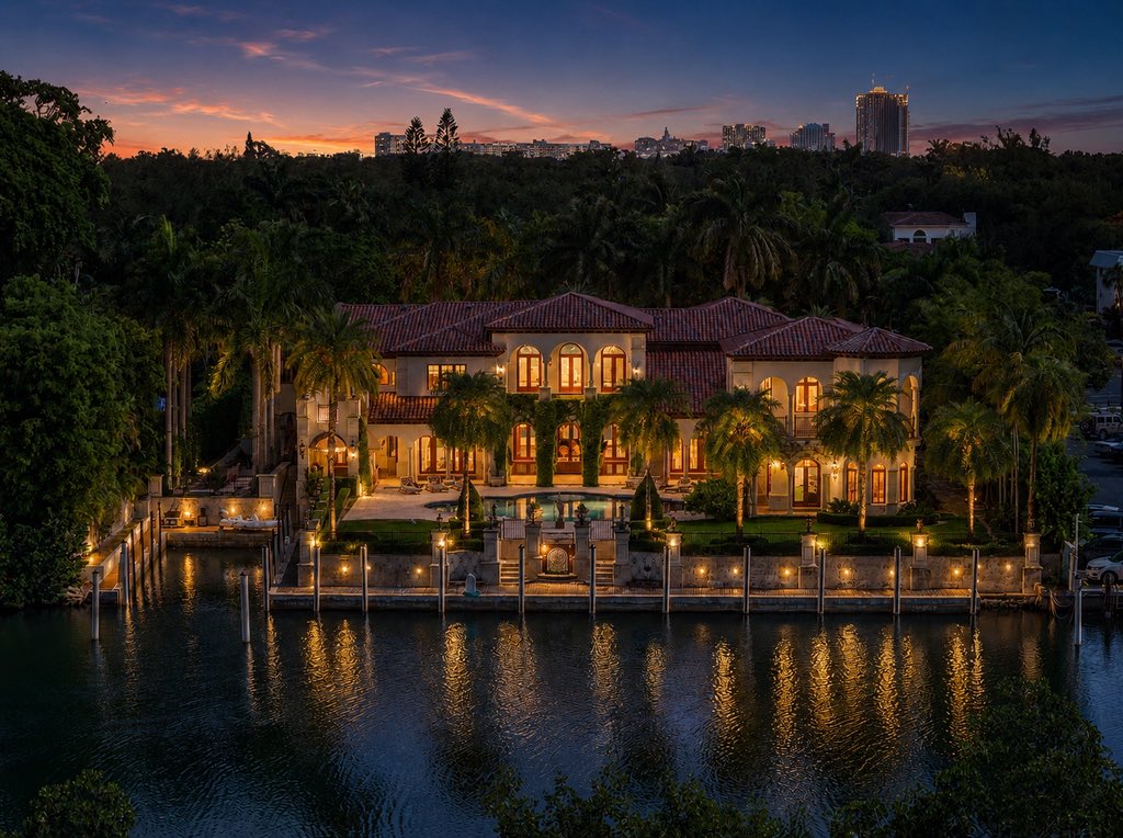 DoraPuig's tweet photo. 𝐅𝐎𝐑 𝐑𝐄𝐍𝐓✨ 𝐄𝐃𝐆𝐄𝐖𝐀𝐓𝐄𝐑 𝐃𝐑𝐈𝐕𝐄 𝐄𝐒𝐓𝐀𝐓𝐄
STUNNING MEDITERRANEAN ESTATE ON PRESTIGIOUS EDGEWATER DRIVE WITH 180 FT OF DEEP-WATER FRONTAGE &amp; A RARE 80-FT INLET SLIP WITH NO BRIDGES TO BISCAYNE BAY! 🌴
𝐎𝐟𝐟𝐞𝐫𝐞𝐝 𝐚𝐭 $𝟕𝟓,𝟎𝟎𝟎/𝐌𝐨𝐧𝐭𝐡 https://t.co/jbpEu58MoF