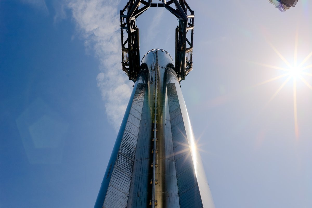 Firstprinc1pled's tweet photo. Booster 21 moved to the pad at Starbase for static fire testing ahead of Flight 14 https://t.co/9lIFkyxPyp

Source: @SpaceX https://t.co/rFeGF2cXmo
