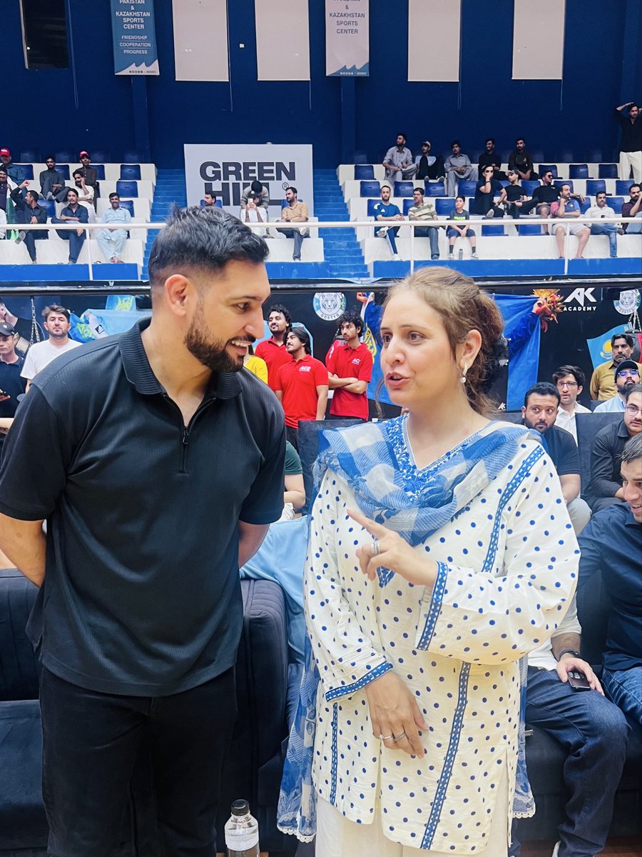 ShamsaKayaniPTI's tweet photo. With legendary boxer Mr. Amir Khan at the Azadi Fight Night event at Amir Khan International Boxing Club, Islamabad. 🥊🇵🇰 Indeed, a proud moment and a healthy, positive activity for the youth of Pakistan, inspiring them toward sports and excellence. @amirkingkhan https://t.co/6HlXEgCtRF