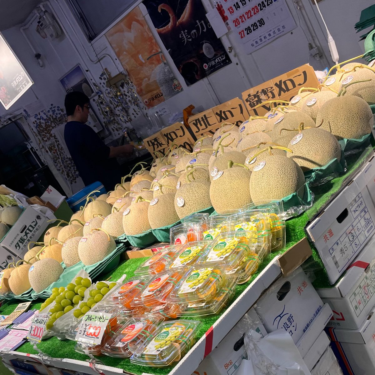 inkoimasu's tweet photo. 函館は塩ラーメンなのにトラピストバターonの味噌ラーメンの魅力に抗えず😂(めちゃ旨だった…)
スパイスとコクがクセになるスープカレーに、朝市の海鮮丼、そしてもりもりのメロン屋さん🍈 https://t.co/sVbvhaUY4o