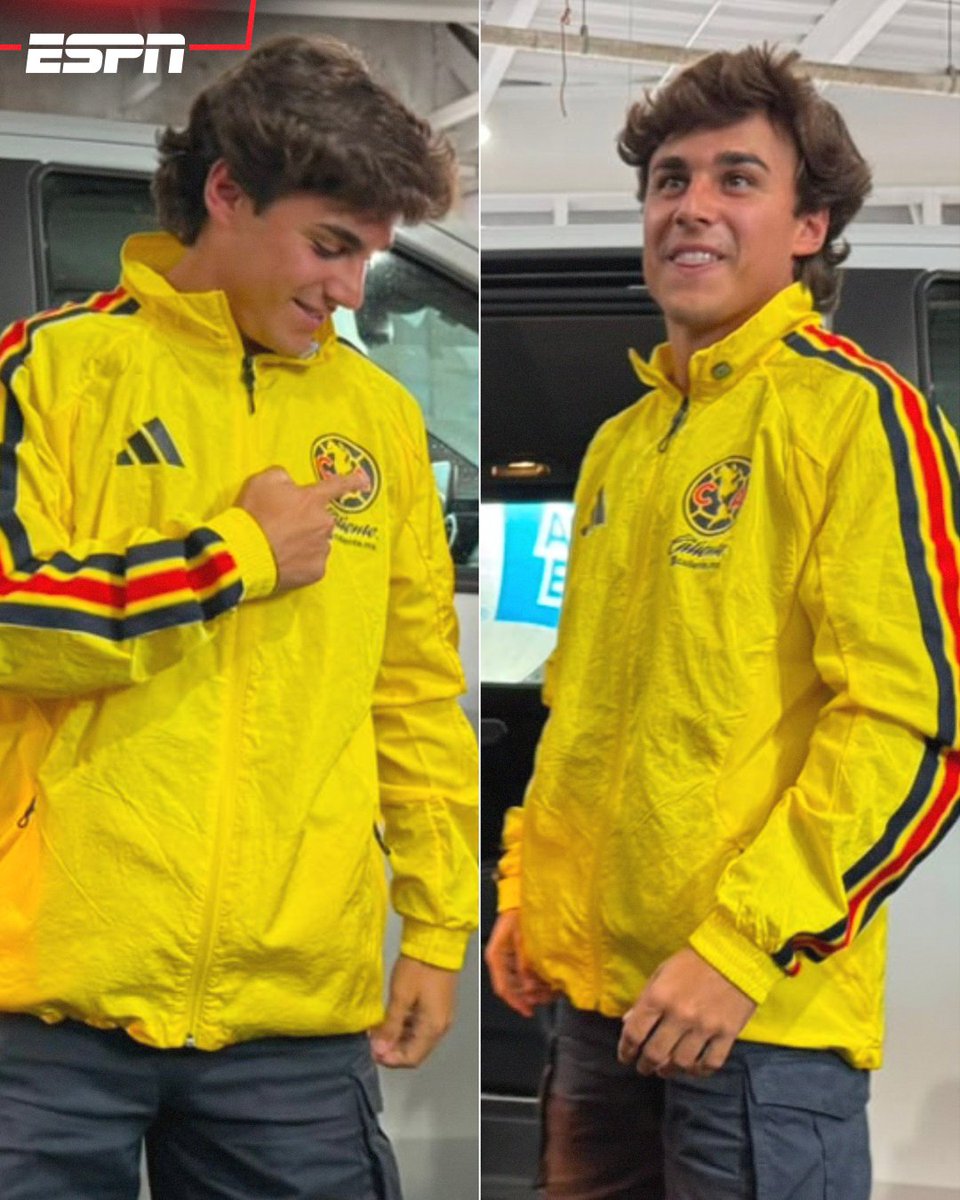 ESPNmx's tweet photo. 🦅 ¡Qué feliz se ve con la indumentaria del América!

Carlos Álvarez llegó a la Ciudad de México para reportar con las Águilas. https://t.co/UakZQXmzME
