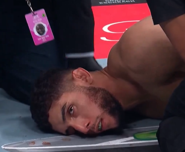 PollGuyUFC's tweet photo. UFC Paris was a movie https://t.co/iHuX7S8rOS