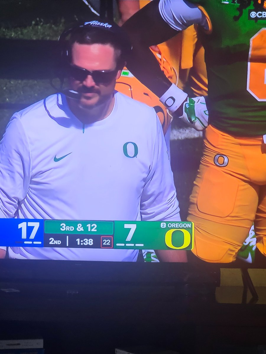kummer_scott's tweet photo. Lanning looking alitte fat, Not the 1st half that they wanted, They my come back..but not looking like the 2nd best team in the nation https://t.co/1F1rJ1W4mK