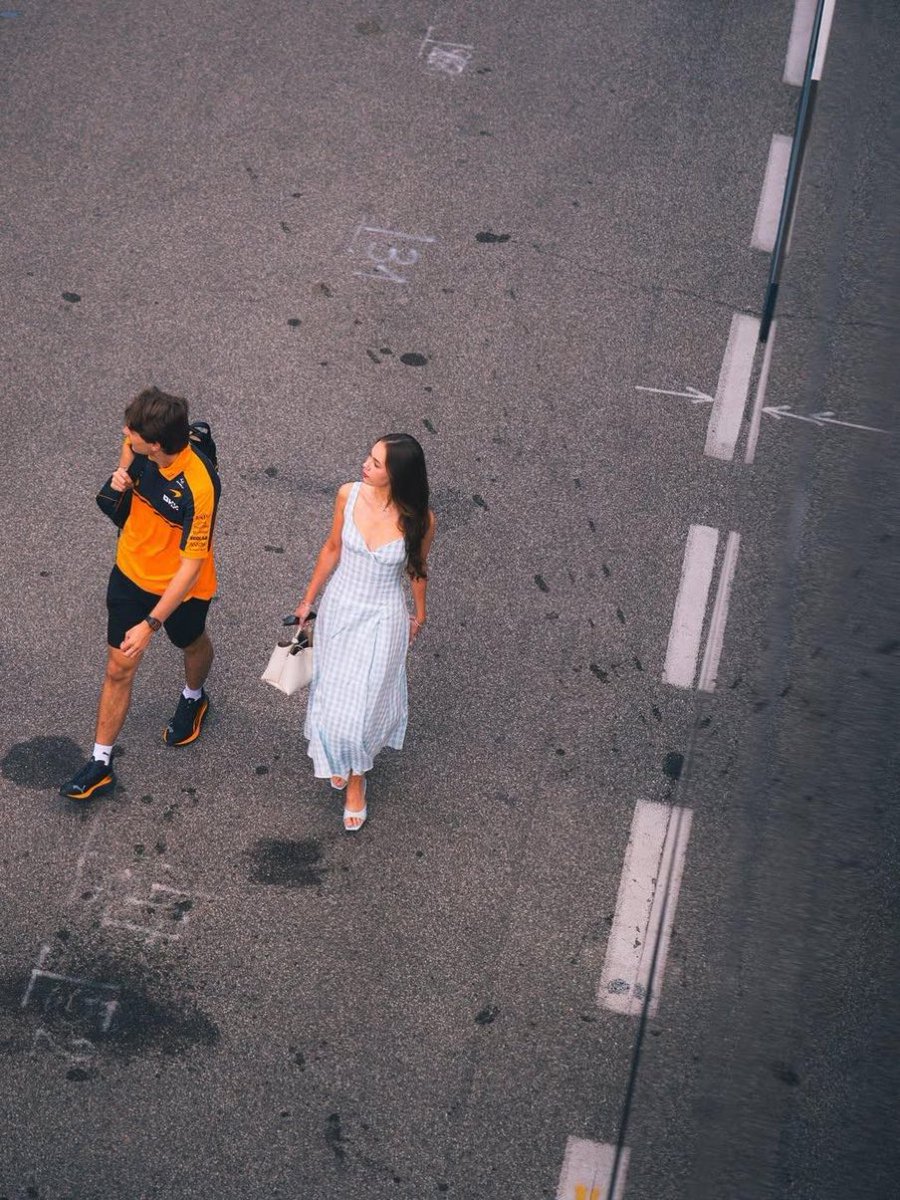 pitlanep1astri's tweet photo. this would be so pinterest boyfriend core if he wasn't dressed like a traffic cone https://t.co/IvBaChtXZS