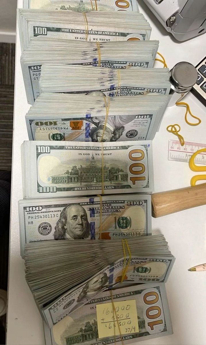 brian_okaye's tweet photo. MONEY 💰 PLAYS A VERY IMPORTANT ROLE IN OUR LIVES https://t.co/GUF17cFodp