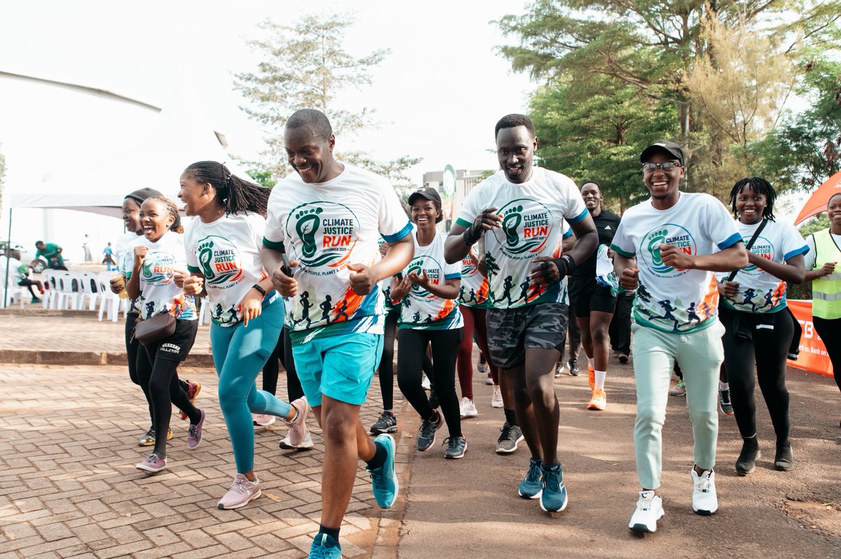 edwinNamakanga's tweet photo. Today we joined the #ClimateJusticeRun to stand up for our future. The science is clear. If we want to keep global warming within the Paris Agreement goals, we need real action and faster cuts in emissions. #climateaction https://t.co/UHgKmHY3A5