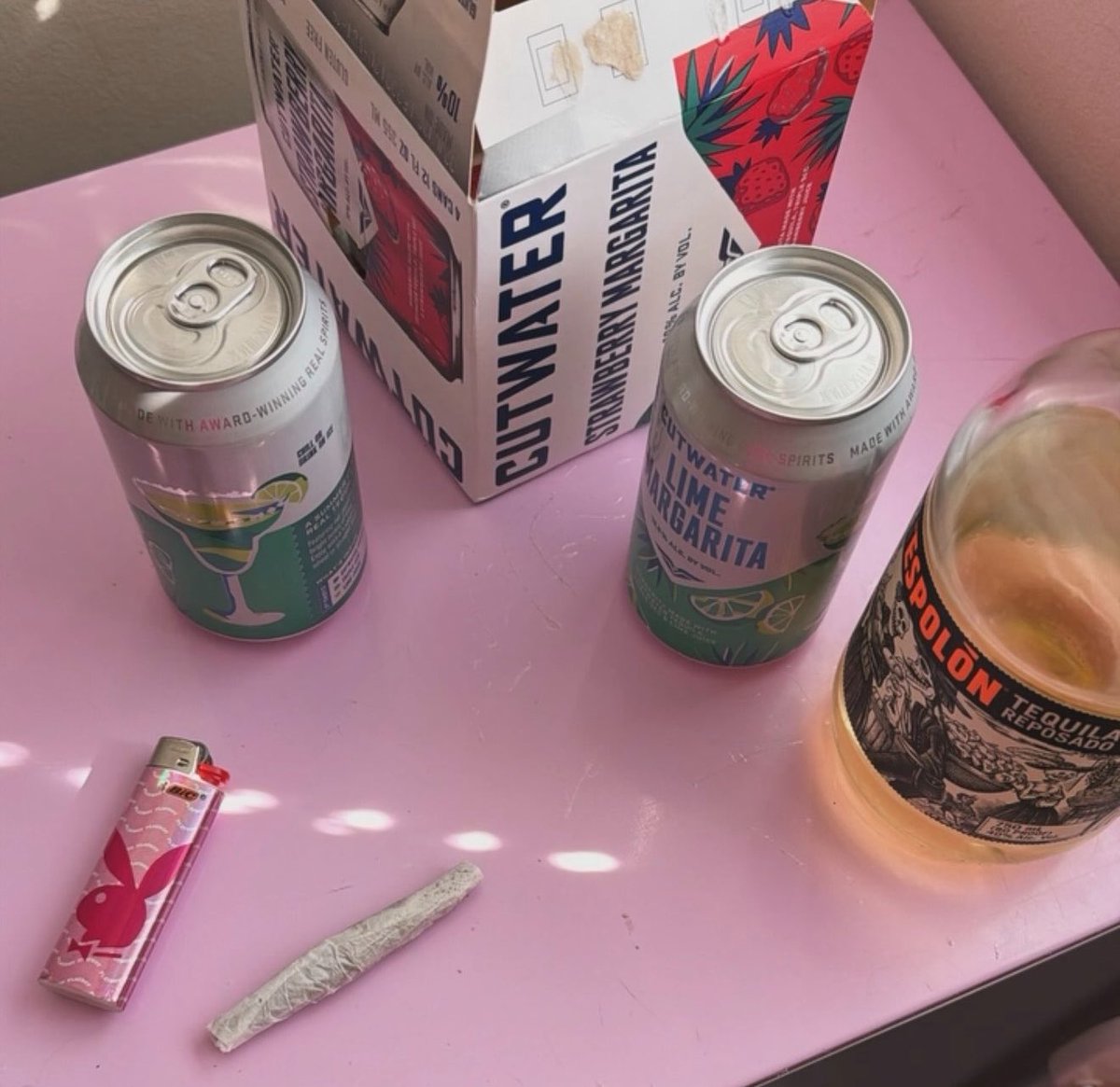 deeliishhx's tweet photo. blacking out for sure #dontsaveme https://t.co/0tftjcuADA